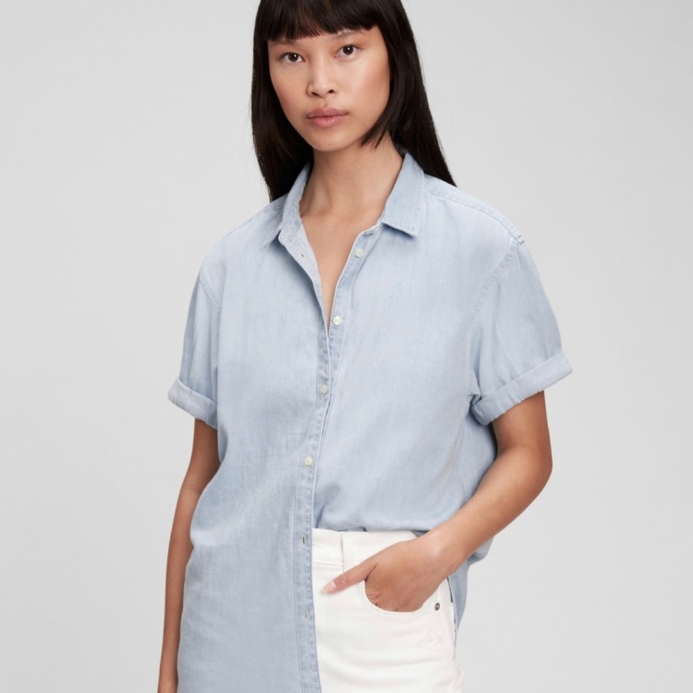 GAP Roll Sleeve Button Down Shirt